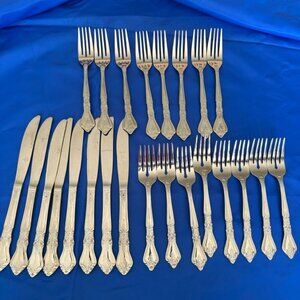 Beautiful Vintage Rogers Co "4 Flower Floral" Stainless Flatware Forks Knife Lot
